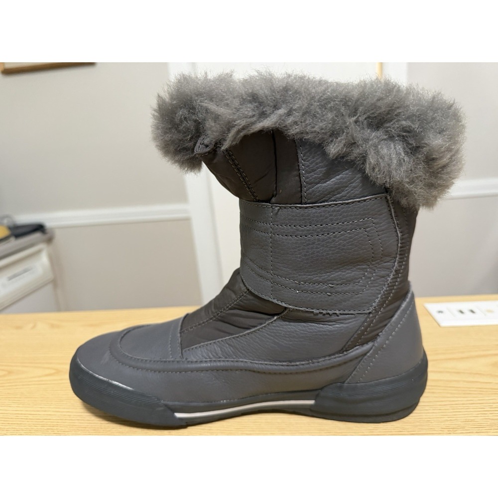 Clark's Size 10 Women's Winter Boot Hook & Loop Faux Fur Lined